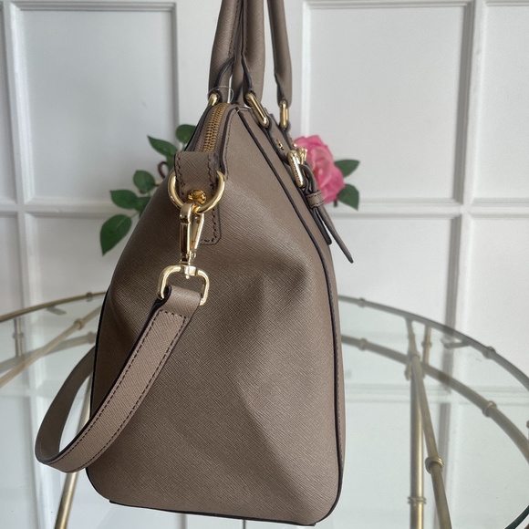 New! Micheal kors Bedford' Saffiano Leather satchel - Picture 5 of 9